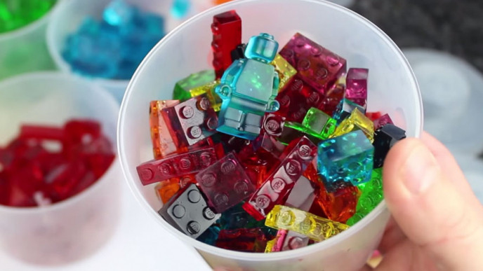 Make Lego Gummies With These Molds - $20 @ Amazon.ca