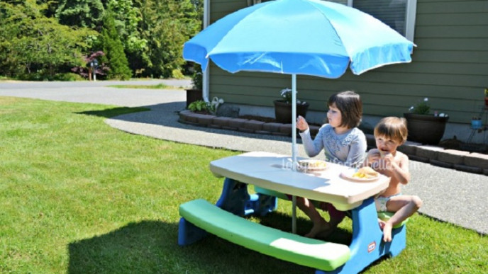 Easy Store Jr. Table with Umbrella $50 Shipped @ Walmart.ca