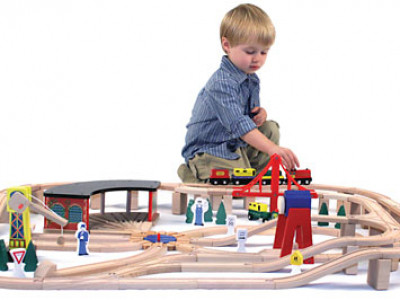 Get The Melissa & Doug Wooden Railway Set For $89.99 Or Less @ The Bay