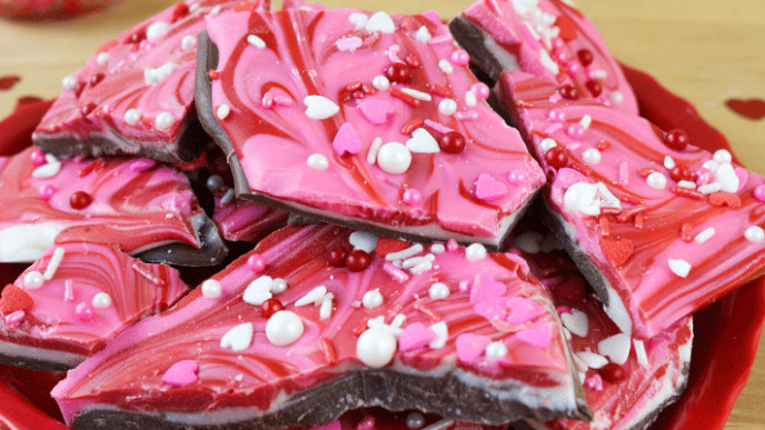 How to Make Valentine's Day Chocolate Bark