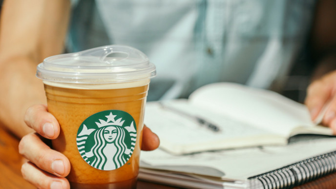 Starbucks Canada to Replace Straws with New Lids