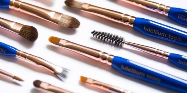 The Best Way to Clean Makeup Brushes and Sponges