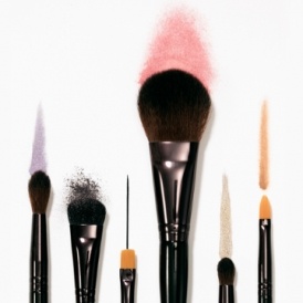 How to Clean Makeup Brushes