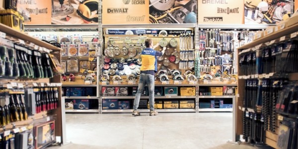 RONA Will Close 27 Stores Across Canada by February