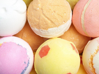 BOGO 50% off Christmas Gifts @ LUSH Canada