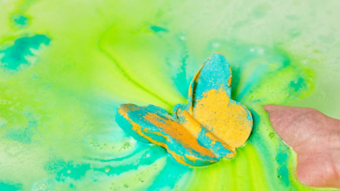 The LUSH Fun Egg Bath Bombs Have a Surprise Inside!