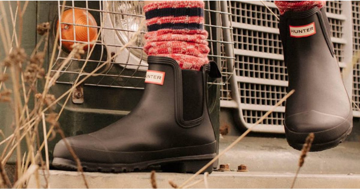 who sells hunter boots in store