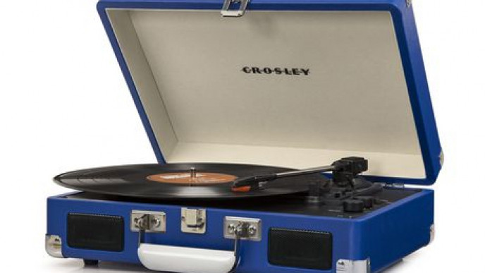 25% off Crosley Cruiser Turntable