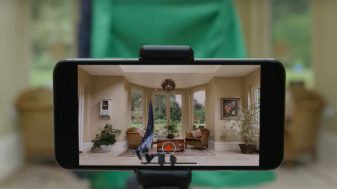 This Invisibility Cloak Lets You "Disappear"