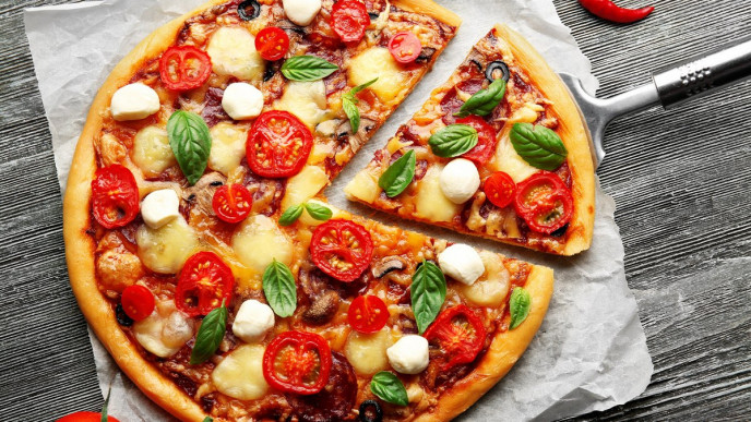 Boston Pizza Fan Appreciation Day: Any Individual Pizza For $5