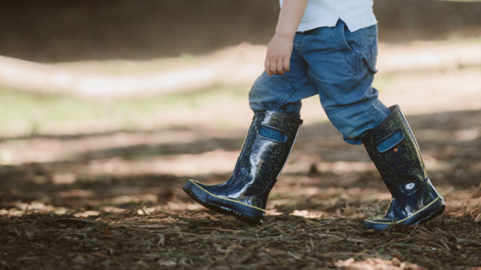 Extra 15% off Kids' Shoes @ DSW Canada