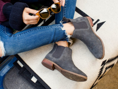 Extra 25% off Sale @ TOMS