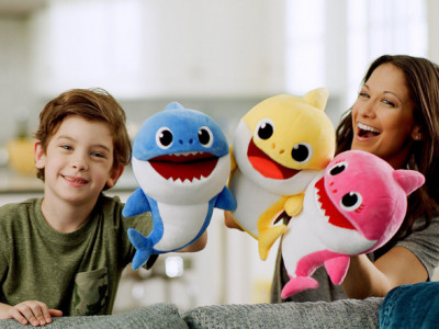 There are Baby Shark Puppets!