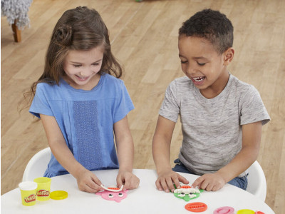 Hasbro Play-Doh Baby Shark