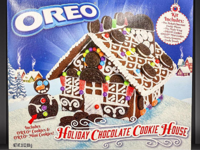 Canadian Tire To Sell Oreo Gingerbread House