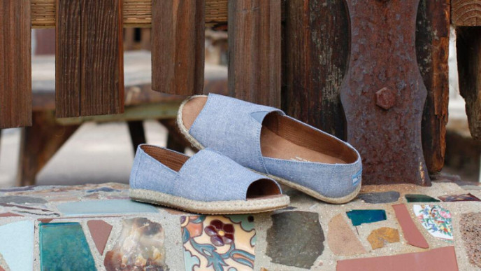 30% off Black Friday Sneak Peek @ TOMS