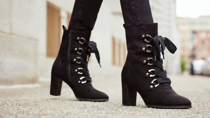 Up to 50% off Very Merry Sale @ Le Château