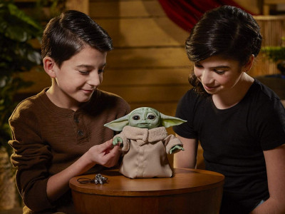 Pre-Order Star Wars Animatronic Baby Yoda