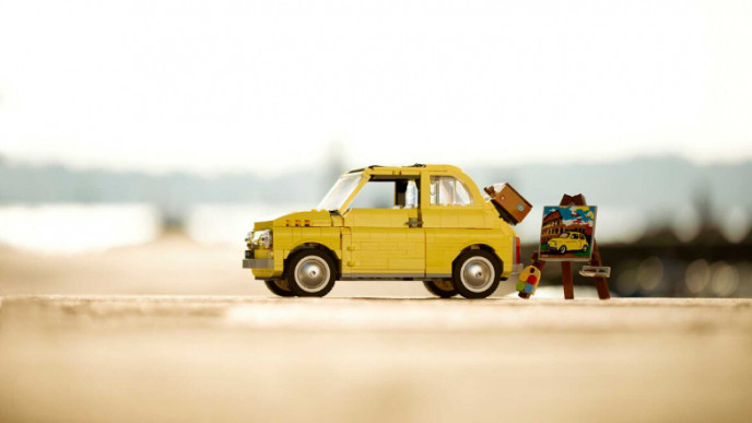 The LEGO Creator Expert Fiat 500 is HERE!