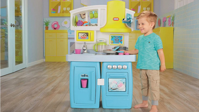 Little Tikes Tasty Jr. Bake 'N Share Kitchen Role Play Kitchen & Activity Set $84.97 Shipped @ Amazon Canada
