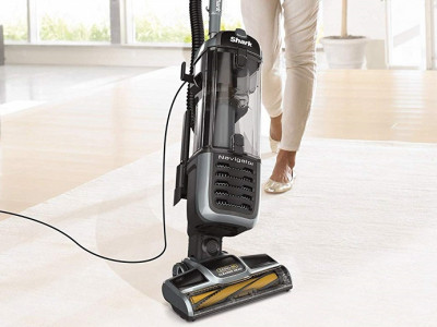 Shark Navigator Zero-M Vacuum