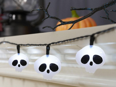 LED Skull Halloween String Lights $9.98
