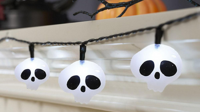 Battery-Operated LED Skull Halloween String Lights $9.98 @ Walmart