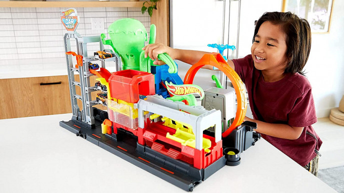 Hot Wheels City Ultimate Octo Car Wash Playset $58.88 @ Amazon Canada