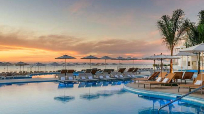 RedTag.ca Boxing Week Seat Sale: Fly for Less + Bonus eSIM Card