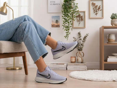 Nike Run Defy Sneaker $59.98