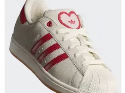 40% off adidas Superstar II Shoes