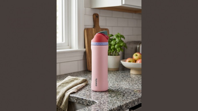 Owala FreeSip 24 Oz Water Bottle Now $31.98 (Reg. $41.99)