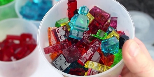 Make Lego Gummies With These Molds - $20 @ Amazon.ca