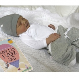 Take better baby milestone pictures