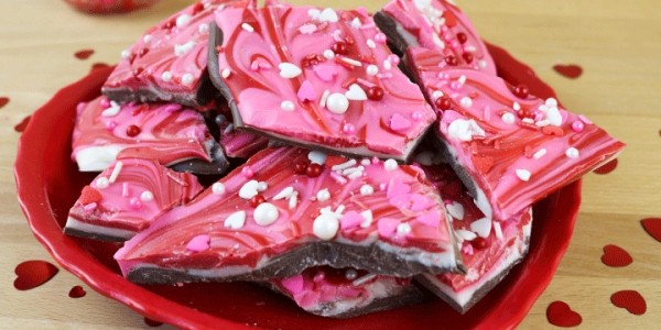 How to Make Valentine's Day Chocolate Bark