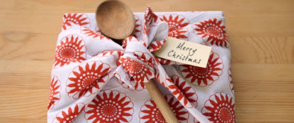 tea towel gift wrapping idea