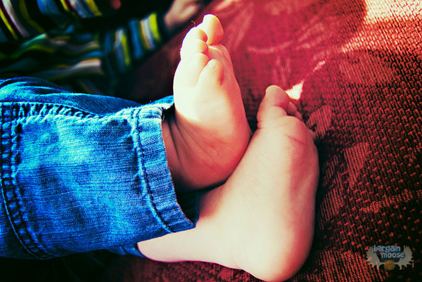 gap-toddler-feet