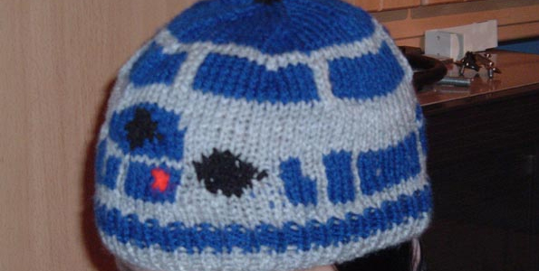 r2d2-beanie