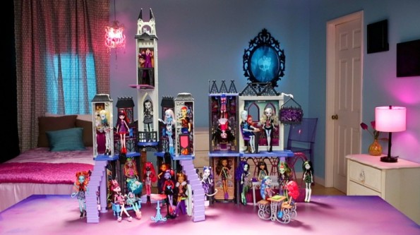 Monster high deluxe high school playset shop